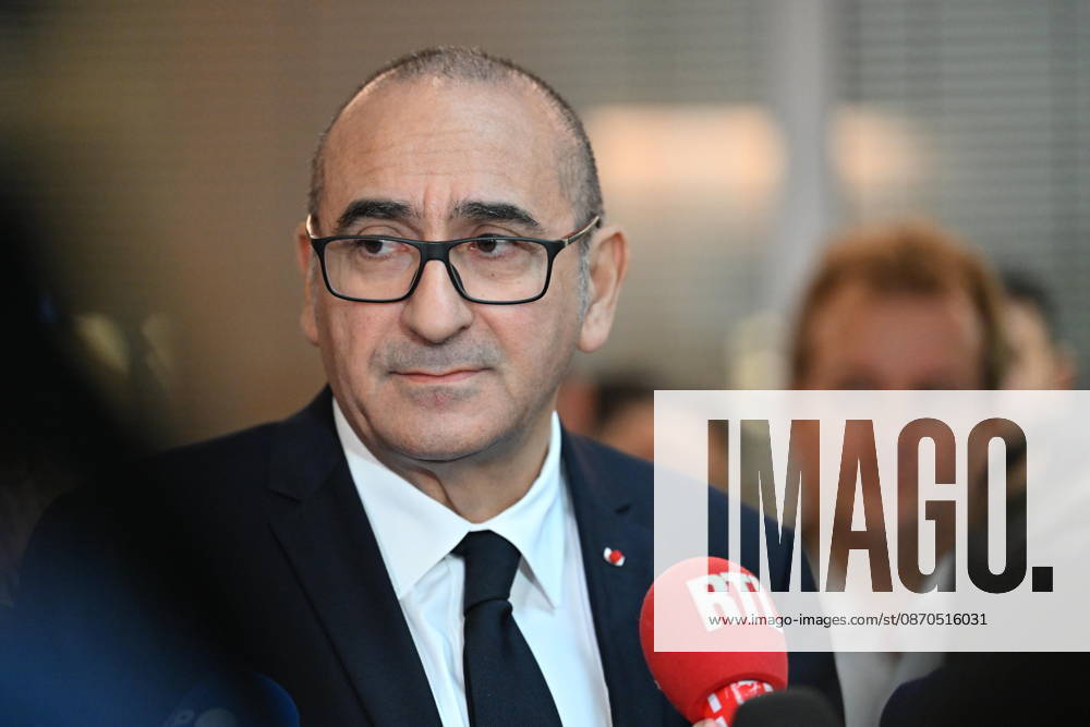 Deadly drive-by shooting attack in Paris suburb of Trappes TRAPPES, FRANCE - OCTOBER 23: France s Interior Minister Laurent Nunez speaks to the press members following a shooting killing at least one person and injuring four others according to police sources, in Trappes, Paris suburb, France on October 23, 2026. Mustafa Yalcin Anadolu Trappes France. Editorial use only. Please get in touch for any other usage.