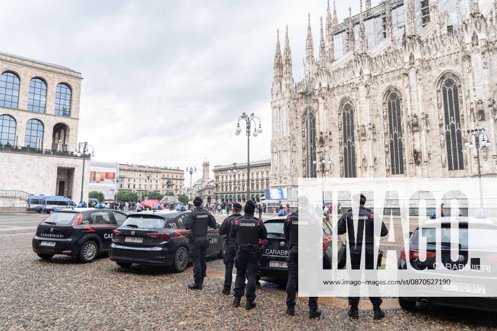 IPA90074257 - Milan, October 23, 2026. The city center is preparing for tomorrows heavily secured Saturday ahead of the march. From police and Carabinieri checkpoints at the Duomo to storefronts reinforced with panels to prevent break-ins on Via Torino.