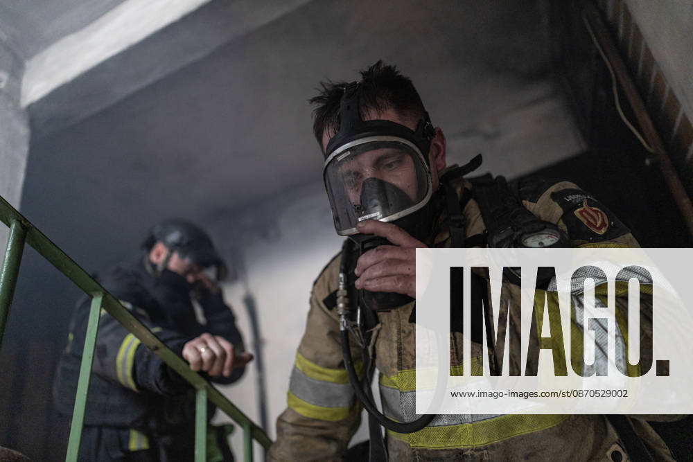 Russian drone attack on a residential building in Kramatorsk KRAMATORSK, UKRAINE - OCTOBER 23: Ukrainian firefighters put out a fire following a Russian drone attack on a residential building in Kramatorsk, Ukraine, 23 October 2026 Diego Herrera Carcedo Anadolu Kramatorsk Ukraine. Editorial use only. Please get in touch for any other usage.