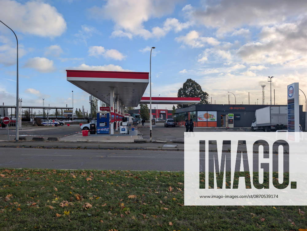 Police Investigate a Suspected Terrorist Shooting in Trappes and La Verrière - France Police officers and forensic experts conduct detailed site investigations at an Esso gas station along the N10 highway following a shooting across Trappes and neighboring La Verrière. The attack left one man dead and four others injured, including a 12-year-old girl who was critically wounded. France s National Anti-Terrorism Prosecutor s Office (PNAT) has opened an investigation after a gunman fired at bystanders from a vehicle before being arrested in nearby Coignières. Trappes, France, October 23, 2026. Photo by ABACAPRESS.COM Trappes Ile-de-France France