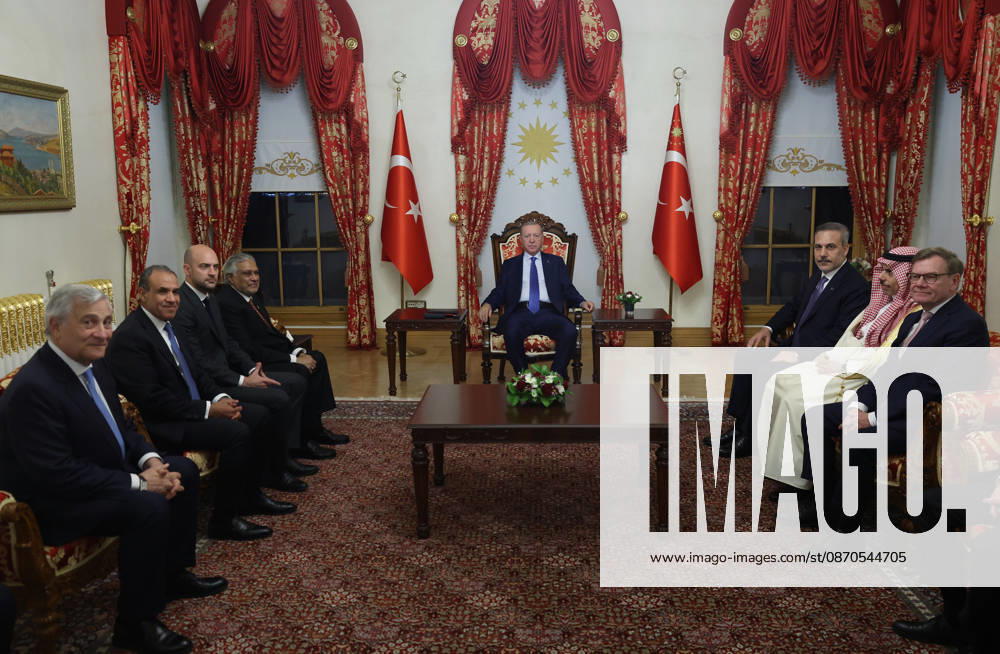 Turkish President Recep Tayyip Erdogan in Istanbul ISTANBUL, TURKIYE - OCTOBER 23: (---- - MANDATORY CREDIT - TURKISH PRESIDENCY MURAT KULA HANDOUT - NO MARKETING NO ADVERTISING CAMPAIGNS - DISTRIBUTED AS A SERVICE TO CLIENTS----) Turkish President Recep Tayyip Erdogan (C) receives foreign ministers visiting Turkiye for the R4+E3 Foreign Ministers Meetings, bringing together the R4 countries (Turkiye, Egypt, Pakistan and Saudi Arabia), the E3 countries (the United Kingdom, Germany and France), and Italy, in Istanbul, Turkiye, on October 23, 2026. Turkish Foreign Minister Hakan Fidan (3rd R), German Foreign Minister Johann Wadephul (R), French Foreign Minister Jean-Noel Barrot (3rd L), Italian Deputy Prime Minister a