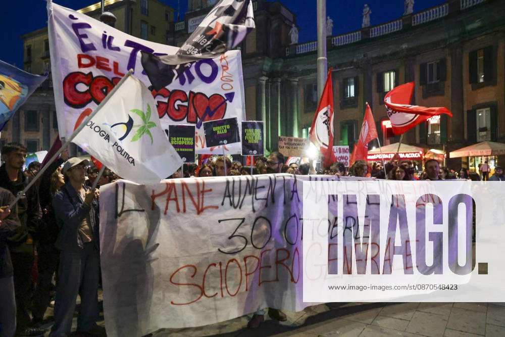 Protesters Clash with Police in Naples Students, trade union members and activists from Potere al Popolo take part in a demonstration against the rising cost of living in Piazza Municipio. Clashes between demonstrators and police break out during the protest. ABP17652