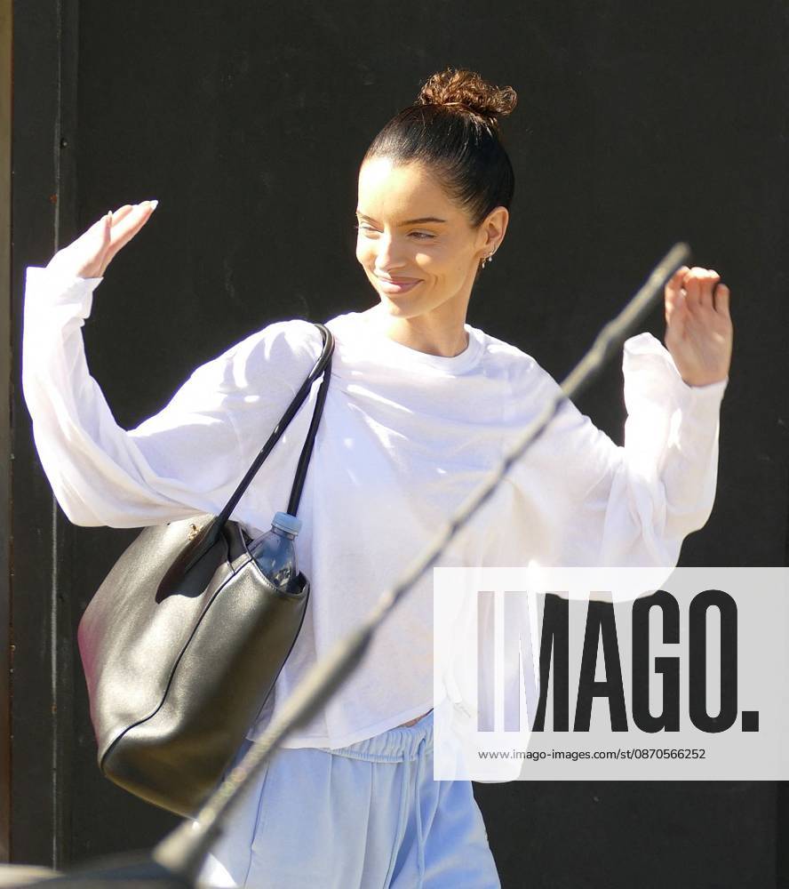 EXCLUSIVE: Maura Higgins Is Seen Leaving DWTS Rehearsals EXCLUSIVE: Maura Higgins is seen leaving Dancing With The Stars rehearsals. 23 Oct 2026 Pictured: Maura Higgins.
