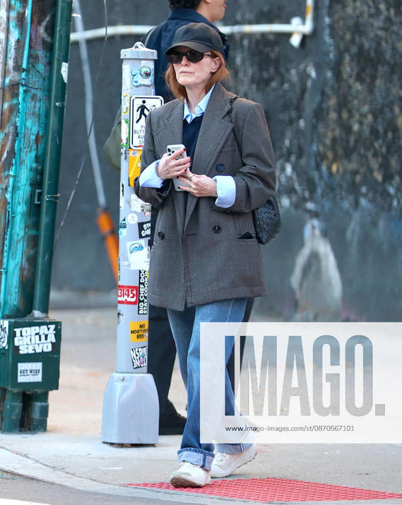 Julianne Moore out in New York Actress Julianne Moore is walking on the street in Brooklyn, NY on October 23, 2026. Photo by Dylan Travis ABACAPRESS.COM Brooklyn NY