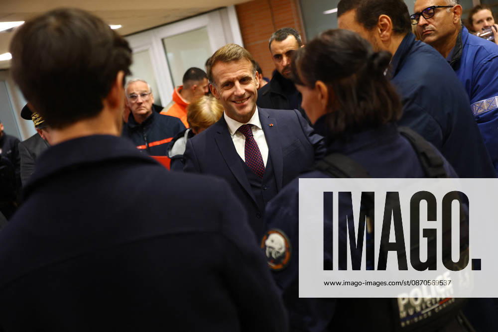 French President Macron in Trappes After Deadly Shooting - France French President Emmanuel Macron meets police officers and rescue forces at the town hall after a drive-by shooting during which a person was killed and at least four others were wounded including a 12-year-old girl, in Trappes, in the Yvelines department, near Paris, France, October 23, 2026. Photo by Hannah McKay Pool ABACAPRESS.COM Trappes France
