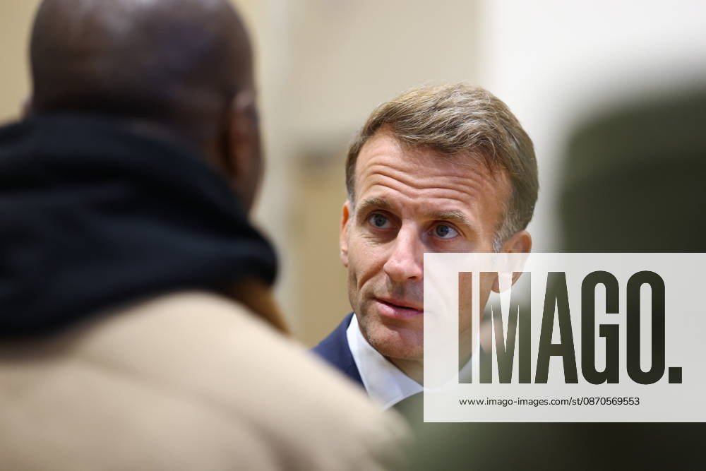 French President Macron in Trappes After Deadly Shooting - France French President Emmanuel Macron meets community members at the town hall after a drive-by shooting during which a person was killed and at least four others were wounded including a 12-year-old girl, in Trappes, in the Yvelines department, near Paris, France, October 23, 2026. Photo by Hannah McKay Pool ABACAPRESS.COM Trappes France