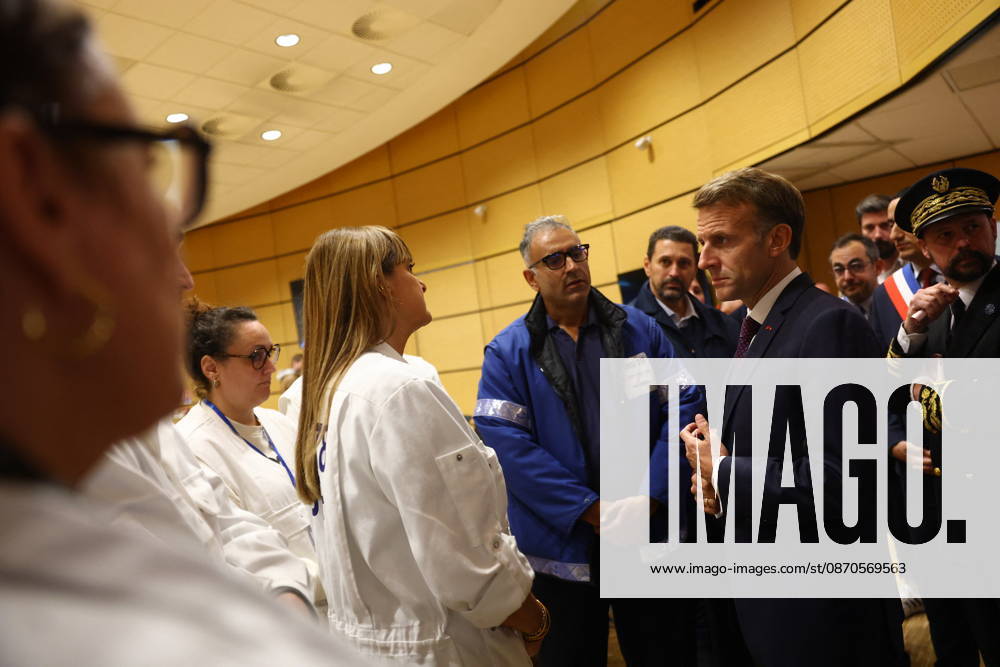 French President Macron in Trappes After Deadly Shooting - France French President Emmanuel Macron meets rescue forces at the town hall after a drive-by shooting during which a person was killed and at least four others were wounded including a 12-year-old girl, in Trappes, in the Yvelines department, near Paris, France, October 23, 2026. Photo by Hannah McKay Pool ABACAPRESS.COM Trappes France