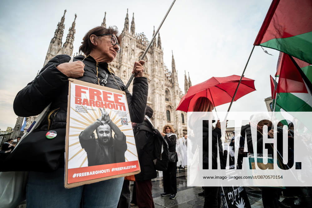 Pro-Palestinian associations protest with a flashmob to demand the release of Palestinian prisoners in Italian and Israeli jails in Piazza Duomo, Milan, on October 23, 2026. Milan Italy - ZUMAa289 20261023_zia_a289_467