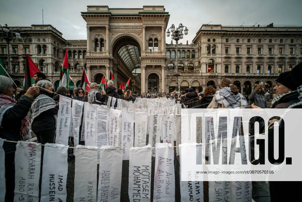 Pro-Palestinian associations protest with a flashmob to demand the release of Palestinian prisoners in Italian and Israeli jails in Piazza Duomo, Milan, on October 23, 2026. Milan Italy - ZUMAa289 20261023_zia_a289_478