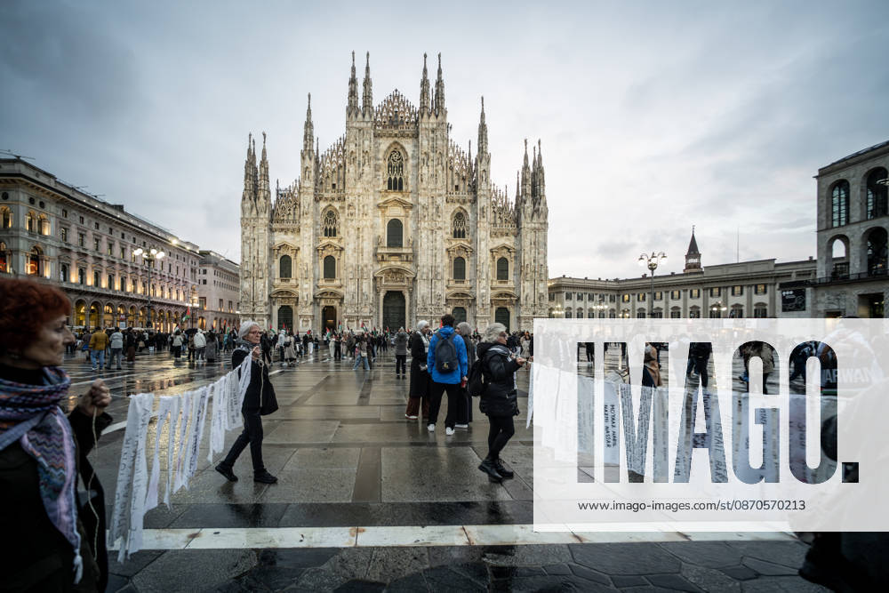 Pro-Palestinian associations protest with a flashmob to demand the release of Palestinian prisoners in Italian and Israeli jails in Piazza Duomo, Milan, on October 23, 2026. Milan Italy - ZUMAa289 20261023_zia_a289_493