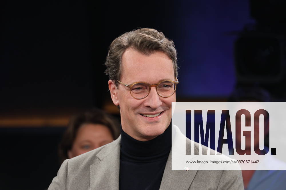 Hendrik Wüst, CDU politician and Minister President of North Rhine-Westphalia, appeared as a guest on the NDR talk show; photo op on October 23, 2026, at the Hamburg Lokstedt television studio prior to the broadcast on NDR Television’s Channel 3