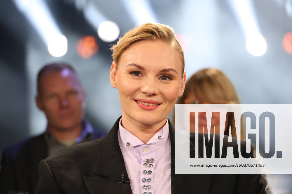Rosalie Thomass, actress, guest on the NDR Talk Show; photo op on October 23, 2026, at the Hamburg Lokstedt television studio prior to the broadcast on NDR Television s Channel 3