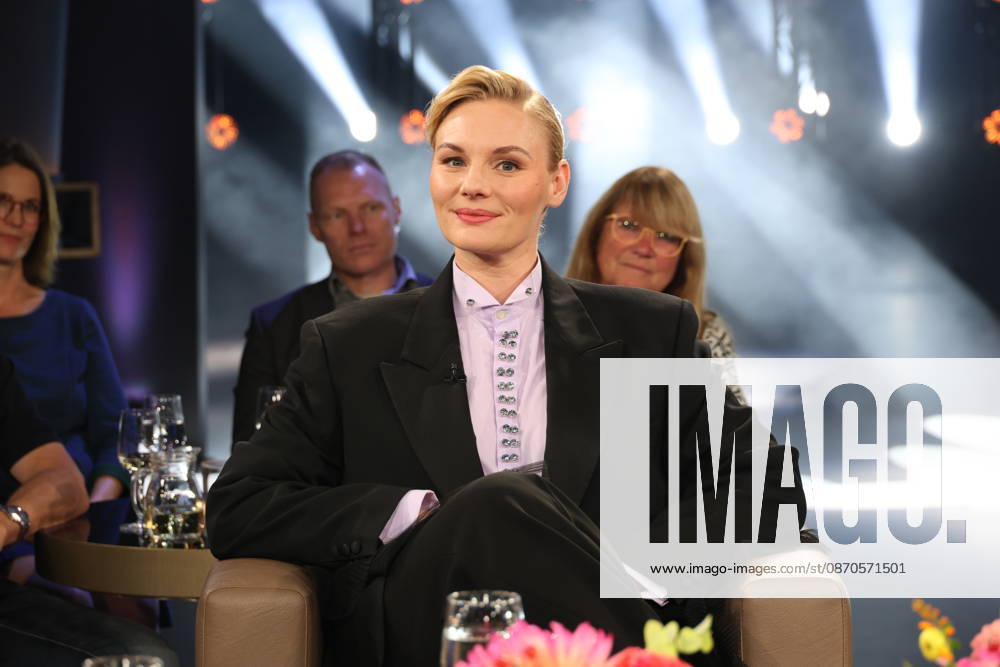 Rosalie Thomass, actress, guest on the NDR Talk Show; photo op on October 23, 2026, at the Hamburg Lokstedt television studio prior to the broadcast on NDR Television s Channel 3