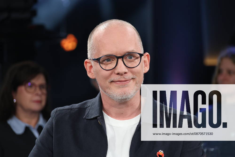 Martin Reinl, puppeteer, guest on the NDR Talk Show; photo op on October 23, 2026, at the Hamburg Lokstedt television studio prior to the broadcast on NDR Television s Channel 3