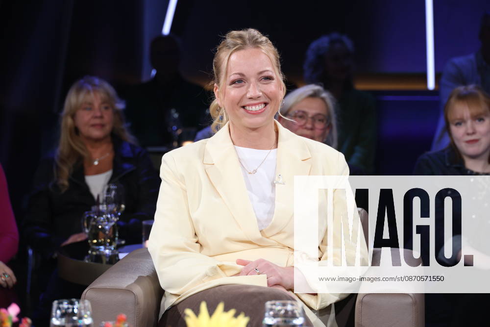 Zora Klipp, restaurateur and TV chef, guest on the NDR Talk Show; photo op on October 23, 2026, at the Hamburg Lokstedt TV studio prior to the broadcast on NDR Television’s Channel 3