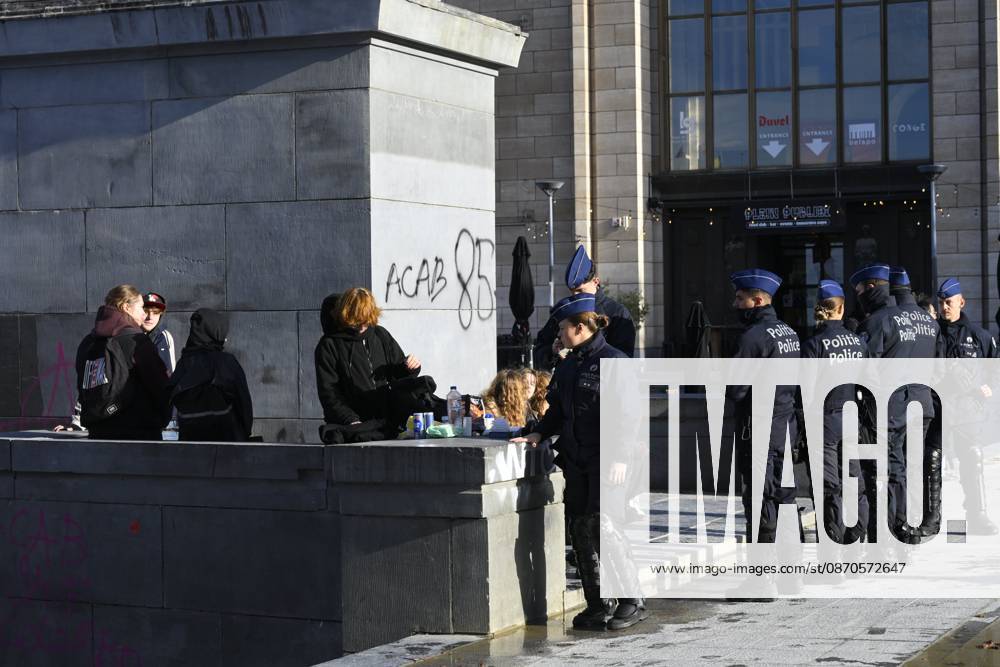 Extreme Left And Citizen Activists Protest 24 10 2026 BRUSSELS, BELGIUM - OCTOBER 24 : Police and demonstrators pictured during illegal demonstration the centre of Brussels against budget measures on October 24, 2026 in Brussels, Belgium, 24 10 2026 Brussels Belgium