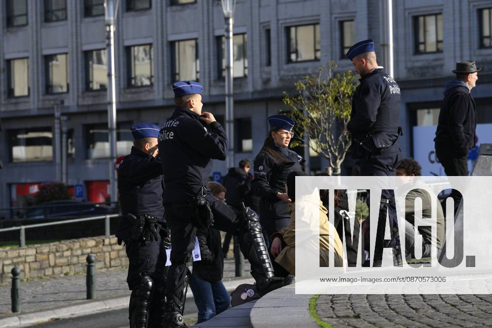 Extreme Left And Citizen Activists Protest 24 10 2026 BRUSSELS, BELGIUM - OCTOBER 24 : Police and demonstrators pictured during illegal demonstration the centre of Brussels against budget measures on October 24, 2026 in Brussels, Belgium, 24 10 2026 Brussels Belgium