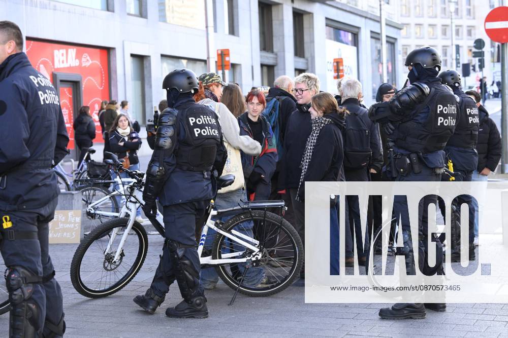 Extreme Left And Citizen Activists Protest 24 10 2026 BRUSSELS, BELGIUM - OCTOBER 24 : Police and demonstrators pictured during illegal demonstration the centre of Brussels against budget measures on October 24, 2026 in Brussels, Belgium, 24 10 2026 Brussels Belgium