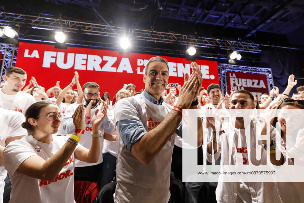 Sánchez heads his second pre-campaign event in Andalusia, this time in Granada. Photo of PSOE Secretary-General and Prime Minister Pedro Sánchez at a pre-campaign event at the Granada Convention and Exhibition Center. October 24 in Granada, Andalusia, Spain The event was also attended by the Deputy Secretary-General of the PSOE and Secretary-General of the PSOE in Andalusia, María Jesús Montero, and the Secretary-General of the PSOE in Granada and the party’s top candidate for the Senate in that province, Pedro Fernández October 24, 2026 Álex Cá Granada Granada Spain
