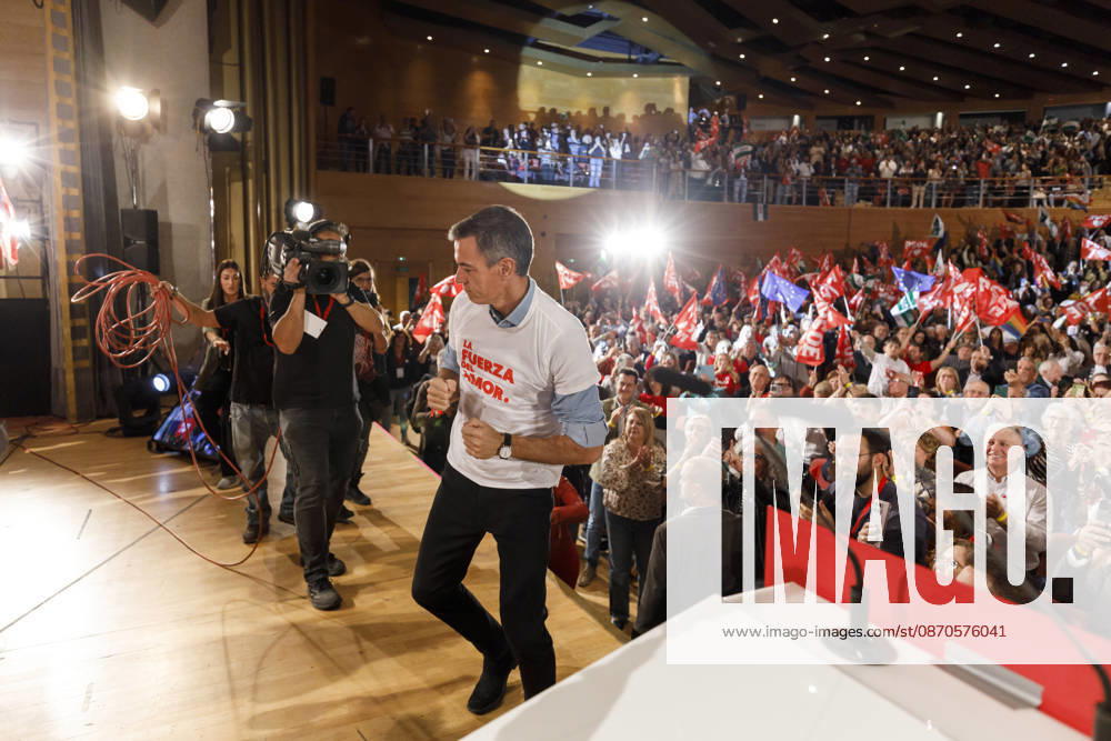 Sánchez heads his second pre-campaign event in Andalusia, this time in Granada. Photo of PSOE Secretary-General and Prime Minister Pedro Sánchez at a pre-campaign event at the Granada Convention and Exhibition Center. October 24 in Granada, Andalusia, Spain The event was also attended by the Deputy Secretary-General of the PSOE and Secretary-General of the PSOE in Andalusia, María Jesús Montero, and the Secretary-General of the PSOE in Granada and the party’s top candidate for the Senate in that province, Pedro Fernández October 24, 2026 Álex Cá Granada Granada Spain