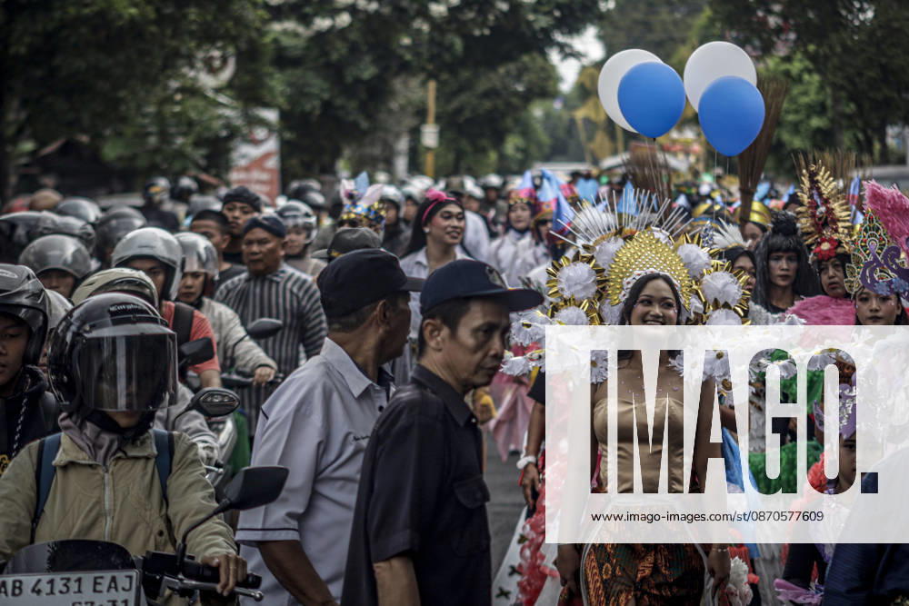 Yogyakarta, Special Region Of Yogyakarta, Indonesia: Yogyakarta, Indonesia, October 24, 2026.Participants wear traditional costumes during a cultural parade held to mark the 270th anniversary of the Special Region of Yogyakarta on Taman Siswa Street in Yogyakarta. The cultural parade showcased the regions diversity in art, culture, and identity through a carnival that involved local government officials and all the villages in Wirogunan. Yogyakarta Indonesia - ZUMAf198 20261024_zip_f198_001