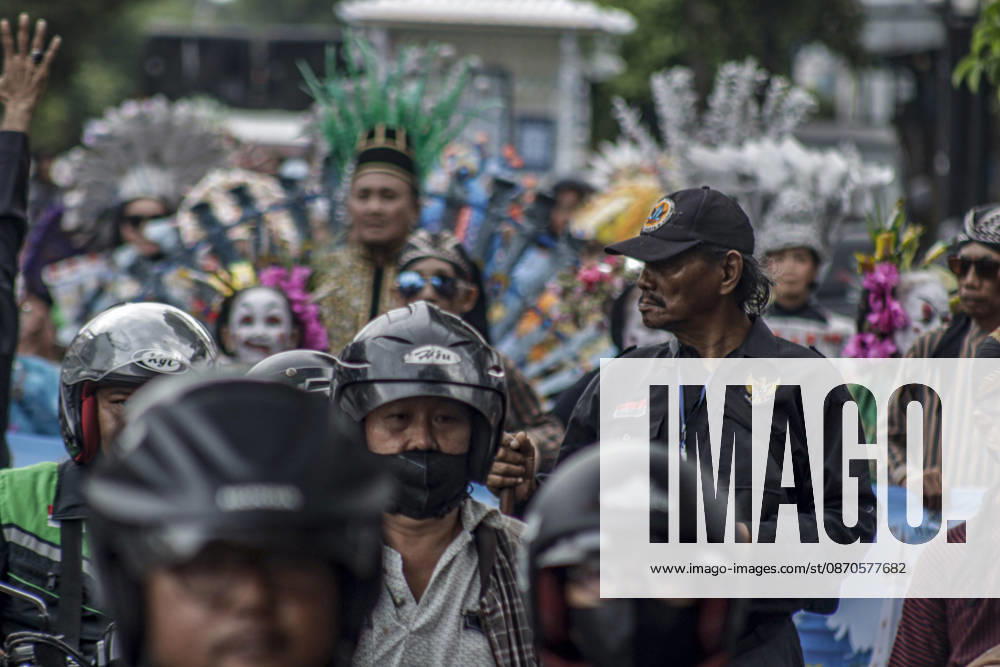 Yogyakarta, Special Region Of Yogyakarta, Indonesia: Yogyakarta, Indonesia, October 24, 2026.Participants wear traditional costumes during a cultural parade held to mark the 270th anniversary of the Special Region of Yogyakarta on Taman Siswa Street in Yogyakarta. The cultural parade showcased the regions diversity in art, culture, and identity through a carnival that involved local government officials and all the villages in Wirogunan. Yogyakarta Indonesia - ZUMAf198 20261024_zip_f198_003