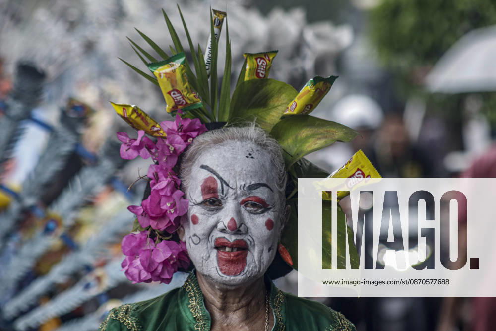 Yogyakarta, Special Region Of Yogyakarta, Indonesia: Yogyakarta, Indonesia, October 24, 2026.Participants wear traditional costumes during a cultural parade held to mark the 270th anniversary of the Special Region of Yogyakarta on Taman Siswa Street in Yogyakarta. The cultural parade showcased the regions diversity in art, culture, and identity through a carnival that involved local government officials and all the villages in Wirogunan. Yogyakarta Indonesia - ZUMAf198 20261024_zip_f198_006
