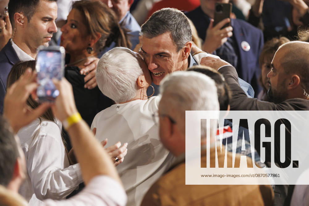 Sánchez heads his second pre-campaign event in Andalusia, this time in Granada. Photo of PSOE Secretary-General and Prime Minister Pedro Sánchez at a pre-campaign event at the Granada Convention and Exhibition Center. October 24 in Granada, Andalusia, Spain The event was also attended by the Deputy Secretary-General of the PSOE and Secretary-General of the PSOE in Andalusia, María Jesús Montero, and the Secretary-General of the PSOE in Granada and the party’s top candidate for the Senate in that province, Pedro Fernández October 24, 2026 Álex Cá Granada Granada Spain