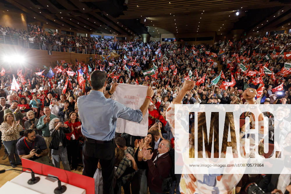Sánchez heads his second pre-campaign event in Andalusia, this time in Granada. Photo of PSOE Secretary-General and Prime Minister Pedro Sánchez at a pre-campaign event at the Granada Convention and Exhibition Center. October 24 in Granada, Andalusia, Spain The event was also attended by the Deputy Secretary-General of the PSOE and Secretary-General of the PSOE in Andalusia, María Jesús Montero, and the Secretary-General of the PSOE in Granada and the party’s top candidate for the Senate in that province, Pedro Fernández October 24, 2026 Álex Cá Granada Granada Spain