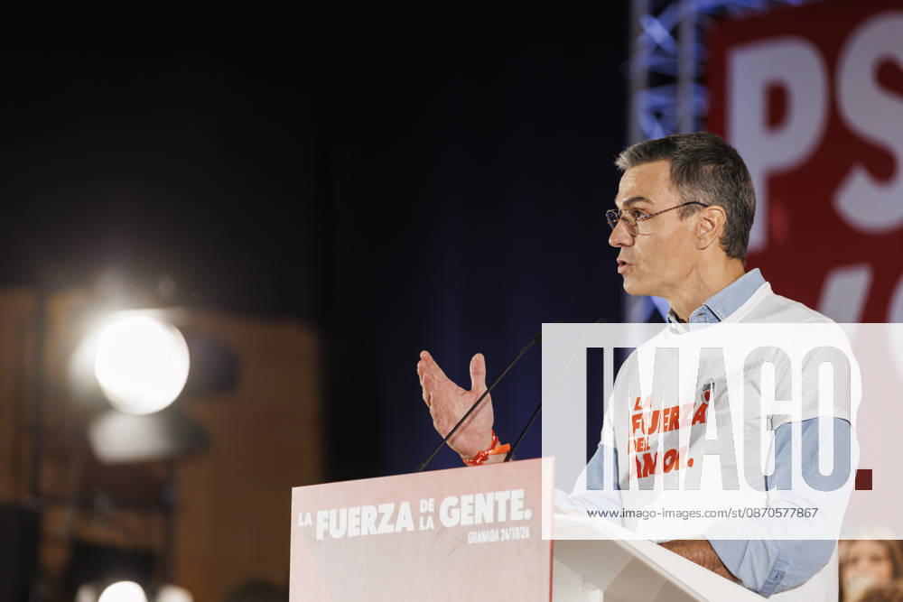 Sánchez heads his second pre-campaign event in Andalusia, this time in Granada. Photo of PSOE Secretary-General and Prime Minister Pedro Sánchez at a pre-campaign event at the Granada Convention and Exhibition Center. October 24 in Granada, Andalusia, Spain The event was also attended by the Deputy Secretary-General of the PSOE and Secretary-General of the PSOE in Andalusia, María Jesús Montero, and the Secretary-General of the PSOE in Granada and the party’s top candidate for the Senate in that province, Pedro Fernández October 24, 2026 Álex Cá Granada Granada Spain