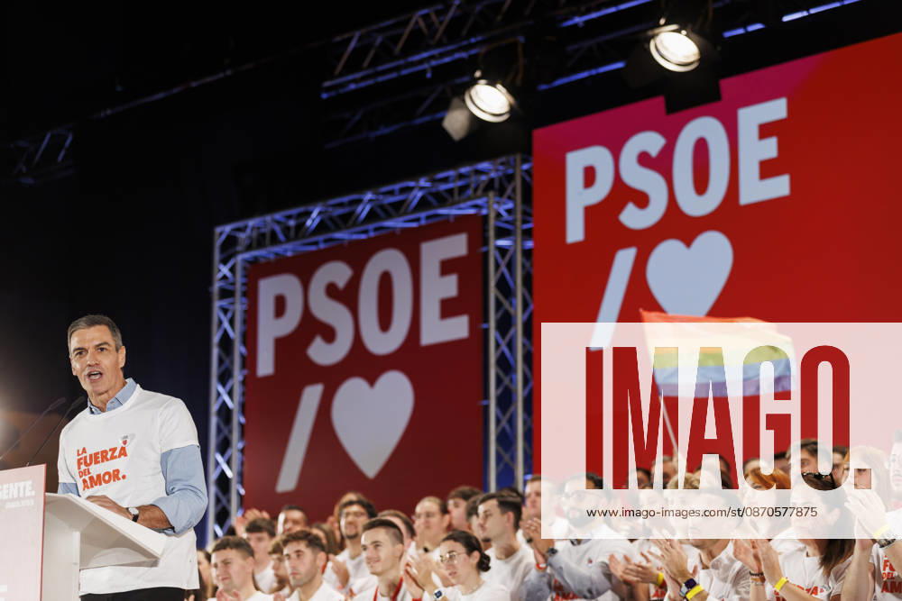Sánchez heads his second pre-campaign event in Andalusia, this time in Granada. Photo of PSOE Secretary-General and Prime Minister Pedro Sánchez at a pre-campaign event at the Granada Convention and Exhibition Center. October 24 in Granada, Andalusia, Spain The event was also attended by the Deputy Secretary-General of the PSOE and Secretary-General of the PSOE in Andalusia, María Jesús Montero, and the Secretary-General of the PSOE in Granada and the party’s Senate candidate for that province, Pedro Fernández October 24, 2026 Álex Cá Granada Granada Spain