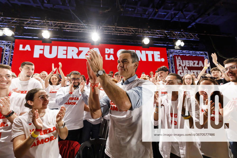 Sánchez heads his second pre-campaign event in Andalusia, this time in Granada. Photo of PSOE Secretary-General and Prime Minister Pedro Sánchez at a pre-campaign event at the Granada Convention and Exhibition Center. October 24 in Granada, Andalusia, Spain The event was also attended by the Deputy Secretary-General of the PSOE and Secretary-General of the PSOE in Andalusia, María Jesús Montero, and the Secretary-General of the PSOE in Granada and the party’s Senate candidate for that province, Pedro Fernández October 24, 2026 Álex Cá Granada Granada Spain