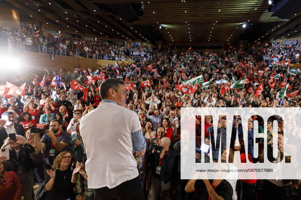 Sánchez heads his second pre-campaign event in Andalusia, this time in Granada. Photo of PSOE Secretary-General and Prime Minister Pedro Sánchez at a pre-campaign event at the Granada Convention and Exhibition Center. October 24 in Granada, Andalusia, Spain The event was also attended by the Deputy Secretary-General of the PSOE and Secretary-General of the PSOE in Andalusia, María Jesús Montero, and the Secretary-General of the PSOE in Granada and the party’s Senate candidate for that province, Pedro Fernández October 24, 2026 Álex Cá Granada Granada Spain