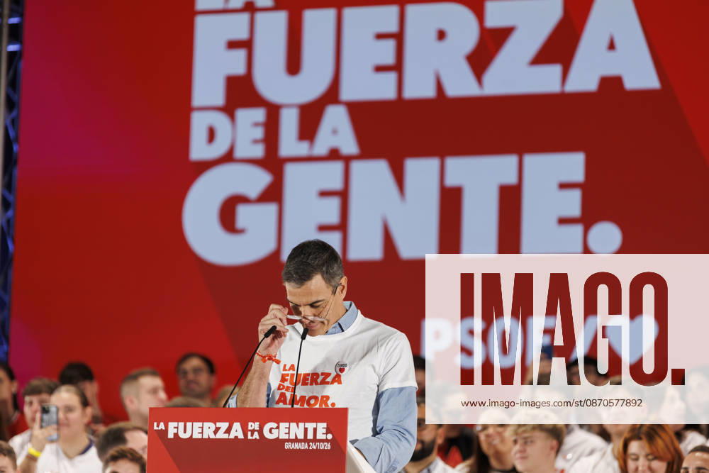 Sánchez heads his second pre-campaign event in Andalusia, this time in Granada. Photo of PSOE Secretary-General and Prime Minister Pedro Sánchez at a pre-campaign event at the Granada Convention and Exhibition Center. October 24 in Granada, Andalusia, Spain The event was also attended by the Deputy Secretary-General of the PSOE and Secretary-General of the PSOE in Andalusia, María Jesús Montero, and the Secretary-General of the PSOE in Granada and the party’s Senate candidate for that province, Pedro Fernández October 24, 2026 Álex Cá Granada Granada Spain