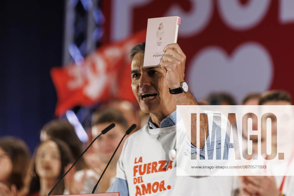 Sánchez heads his second pre-campaign event in Andalusia, this time in Granada. Photo of PSOE Secretary-General and Prime Minister Pedro Sánchez at a pre-campaign event at the Granada Convention and Exhibition Center. October 24 in Granada, Andalusia, Spain The event was also attended by the Deputy Secretary-General of the PSOE and Secretary-General of the PSOE in Andalusia, María Jesús Montero, and the Secretary-General of the PSOE in Granada and the party’s Senate candidate for that province, Pedro Fernández October 24, 2026 Álex Cá Granada Granada Spain