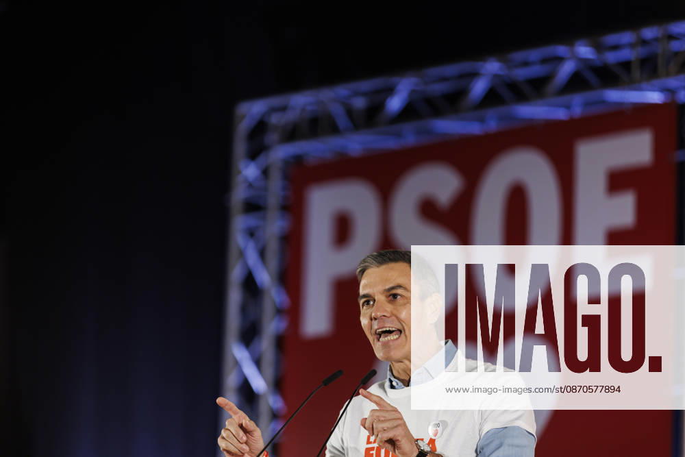 Sánchez heads his second pre-campaign event in Andalusia, this time in Granada. Photo of PSOE Secretary-General and Prime Minister Pedro Sánchez at a pre-campaign event at the Granada Convention and Exhibition Center. October 24 in Granada, Andalusia, Spain The event was also attended by the Deputy Secretary-General of the PSOE and Secretary-General of the PSOE in Andalusia, María Jesús Montero, and the Secretary-General of the PSOE in Granada and the party’s Senate candidate for that province, Pedro Fernández October 24, 2026 Álex Cá Granada Granada Spain