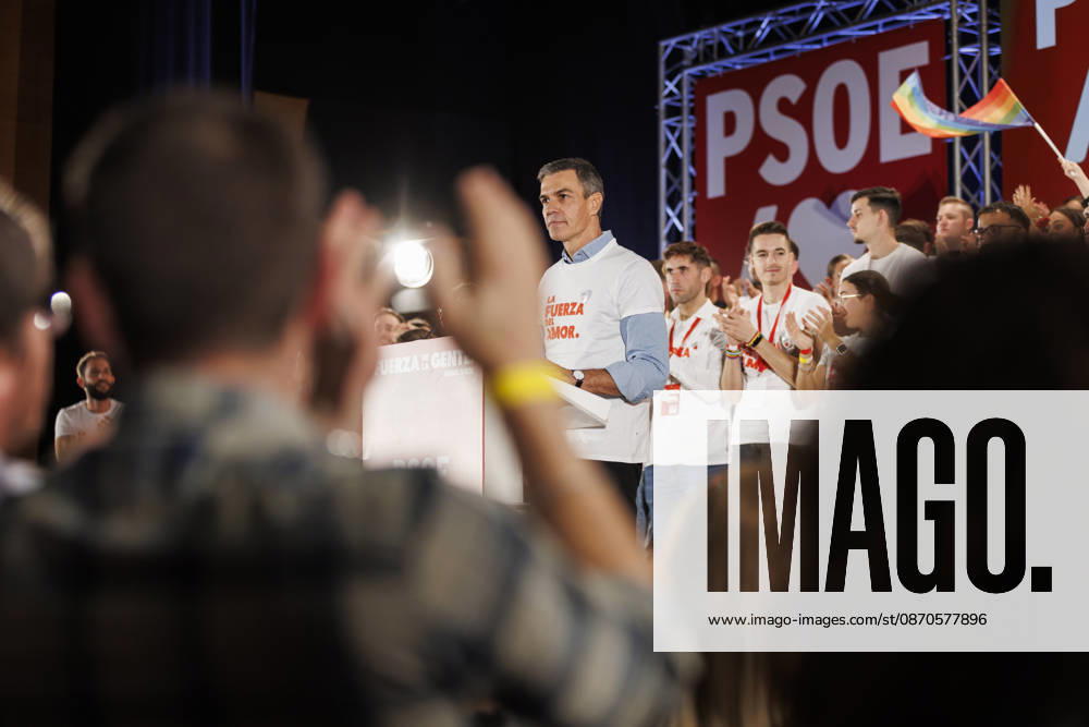 Sánchez heads his second pre-campaign event in Andalusia, this time in Granada. Photo of PSOE Secretary-General and Prime Minister Pedro Sánchez at a pre-campaign event at the Granada Convention and Exhibition Center. October 24 in Granada, Andalusia, Spain The event was also attended by the Deputy Secretary-General of the PSOE and Secretary-General of the PSOE in Andalusia, María Jesús Montero, and the Secretary-General of the PSOE in Granada and the party’s Senate candidate for that province, Pedro Fernández October 24, 2026 Álex Cá Granada Granada Spain