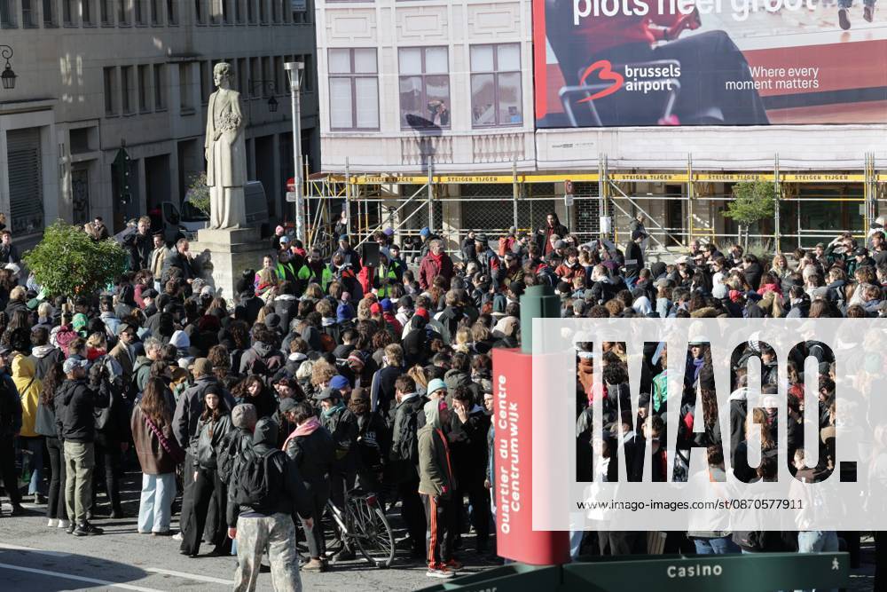 This image shows demonstrators after a call for protests in Brussels for purchasing power, healthcare, and education, on Saturday 24 October 2026. NICOLASxMAETERLINCK 190851107