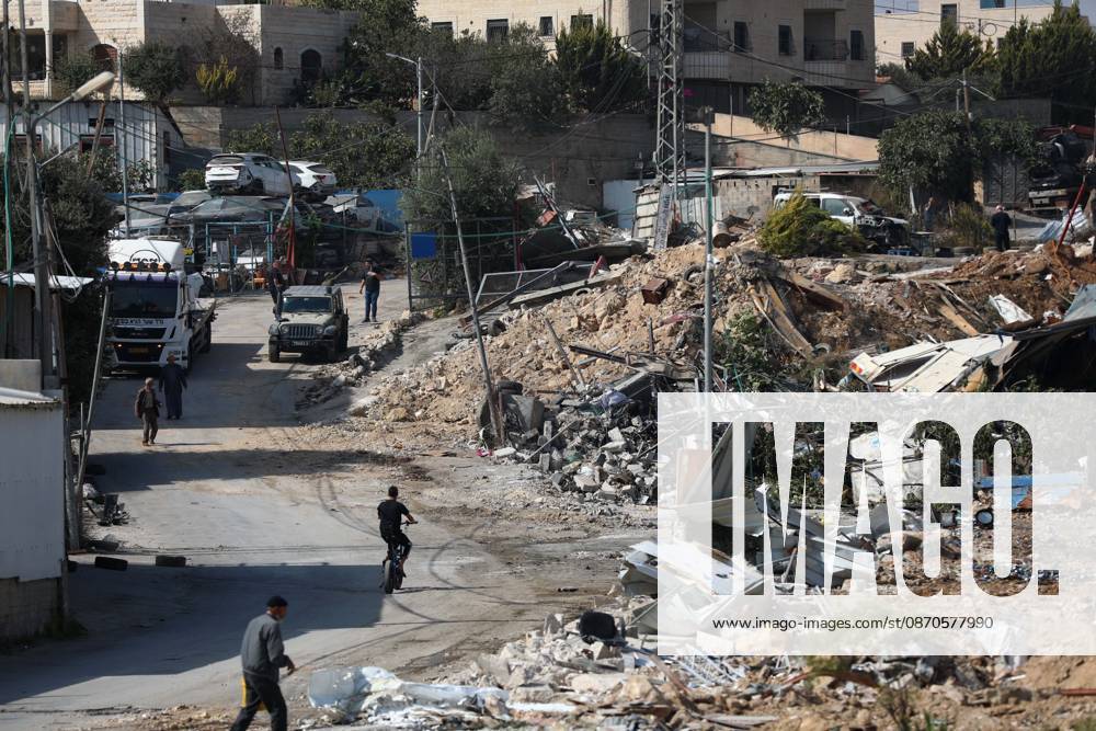 Palestinian homes in the ??Hebron destroyed following a clash at a checkpoint HEBRON, WEST BANK, PALESTINE - OCTOBER 24: A general view of the rubble of Palestinian homes and structures demolished by Israeli army heavy machinery in the Farsh Al Hawa area of Hebron, West Bank, Palestine on Saturday, October 24, 2026. The demolitions followed a deadly shootout at the local checkpoint involving two Palestinians and two Israeli soldiers, leading to a total lockdown of Hebron and surrounding communities. Wisam Hashlamoun Anadolu Hebron West Bank. Editorial use only. Please get in touch for any other usage.