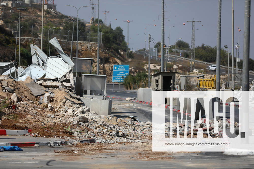 Palestinian homes in the ??Hebron destroyed following a clash at a checkpoint HEBRON, WEST BANK, PALESTINE - OCTOBER 24: A general view of the rubble of Palestinian homes and structures demolished by Israeli army heavy machinery in the Farsh Al Hawa area of Hebron, West Bank, Palestine on Saturday, October 24, 2026. The demolitions followed a deadly shootout at the local checkpoint involving two Palestinians and two Israeli soldiers, leading to a total lockdown of Hebron and surrounding communities. Wisam Hashlamoun Anadolu Hebron West Bank. Editorial use only. Please get in touch for any other usage.