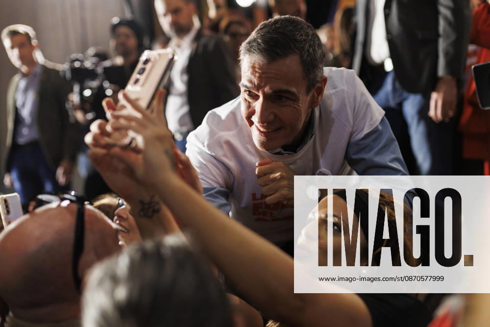 Sánchez heads his second pre-campaign event in Andalusia, this time in Granada. Photo of the PSOE Secretary-General and Prime Minister, Pedro Sánchez, at a pre-campaign event at the Granada Convention and Exhibition Center October 24 in Granada, Andalusia, Spain The event was also attended by the Deputy Secretary-General of the PSOE and Secretary-General of the PSOE in Andalusia, María Jesús Montero, and the Secretary-General of the PSOE in Granada and the party’s Senate candidate for that province, Pedro Fernández October 24, 2026 Álex Cá Granada, Granada, Spain