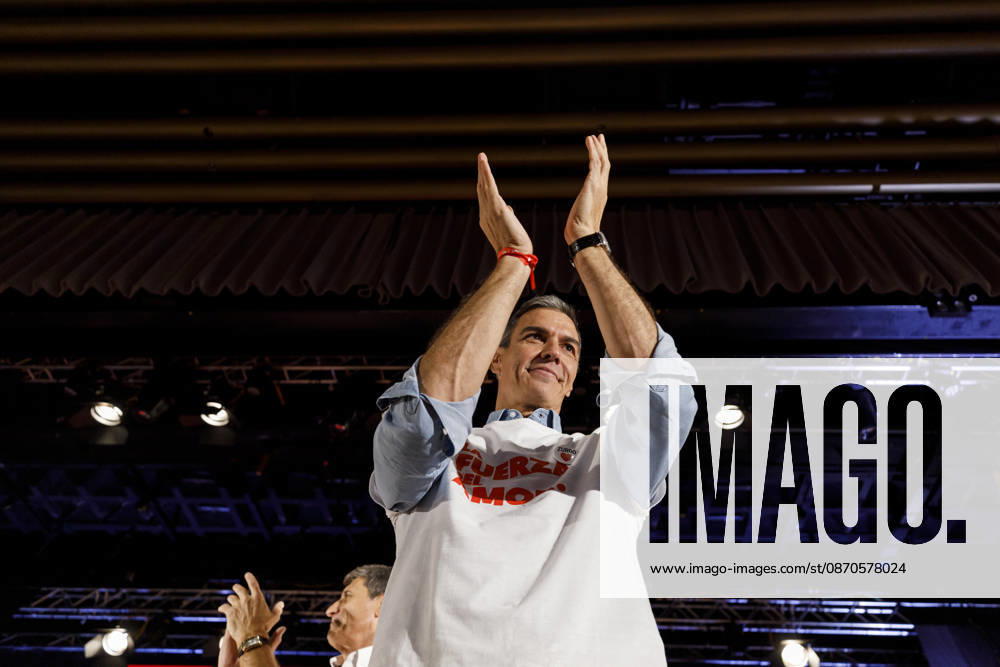 Sánchez heads his second pre-campaign event in Andalusia, this time in Granada. Photo of the PSOE Secretary-General and Prime Minister, Pedro Sánchez, at a pre-campaign event at the Granada Convention and Exhibition Center October 24 in Granada, Andalusia, Spain The event was also attended by the Deputy Secretary-General of the PSOE and Secretary-General of the PSOE in Andalusia, María Jesús Montero, and the Secretary-General of the PSOE in Granada and the party’s Senate candidate for that province, Pedro Fernández October 24, 2026 Álex Cá Granada, Granada, Spain