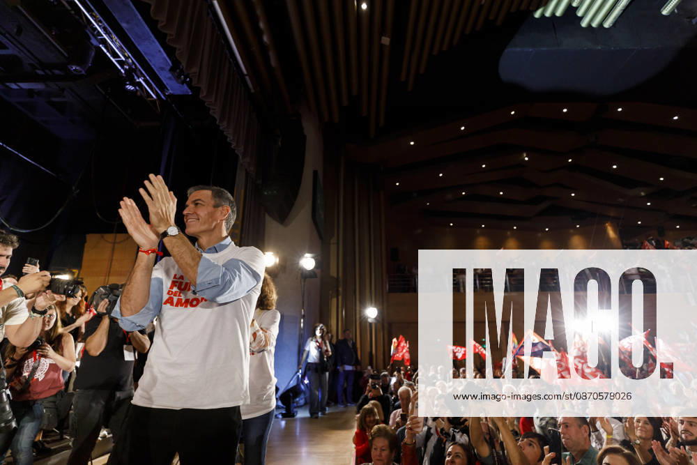 Sánchez heads his second pre-campaign event in Andalusia, this time in Granada. Photo of the PSOE Secretary-General and Prime Minister, Pedro Sánchez, at a pre-campaign event at the Granada Convention and Exhibition Center October 24 in Granada, Andalusia, Spain The event was also attended by the Deputy Secretary-General of the PSOE and Secretary-General of the PSOE in Andalusia, María Jesús Montero, and the Secretary-General of the PSOE in Granada and the party’s Senate candidate for that province, Pedro Fernández October 24, 2026 Álex Cá Granada, Granada, Spain