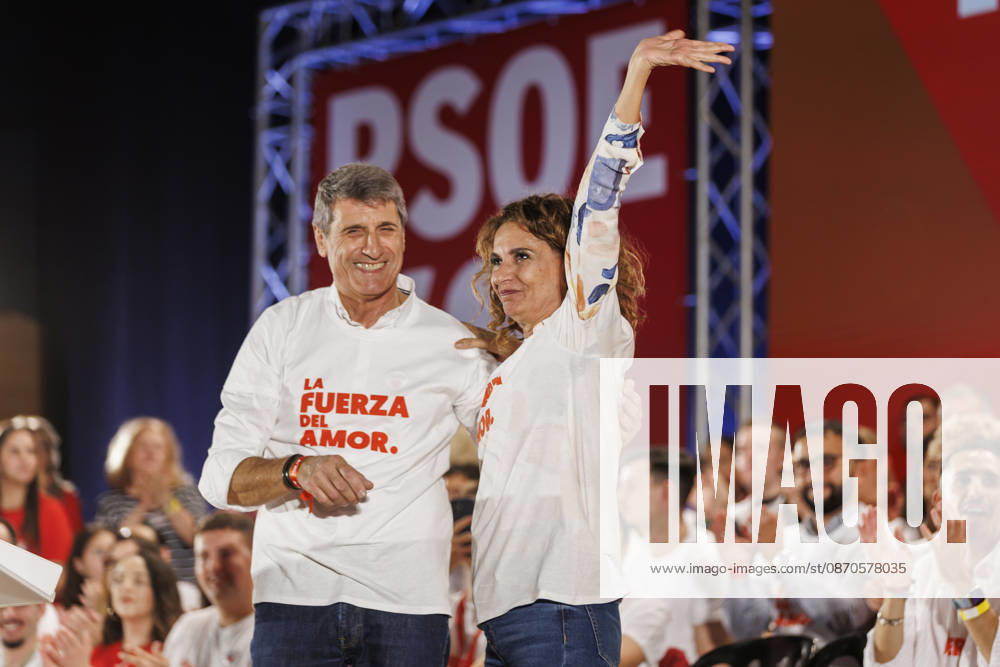 Sánchez heads his second pre-campaign event in Andalusia, this time in Granada. Photo of the PSOE’s deputy secretary-general and secretary-general of the PSOE in Andalusia, María Jesús Montero, and the secretary-general of the PSOE in Granada and the party’s Senate candidate for that province, Pedro Fernández, at a pre-campaign event at the Granada Convention and Exhibition Center. October 24 in Granada, Andalusia, Spain. The event was also attended by the Secretary-General of the PSOE and Prime Minister, Pedro Sánchez. OCTOBER 24, 2026 Álex Cá Granada, Granada, Spain