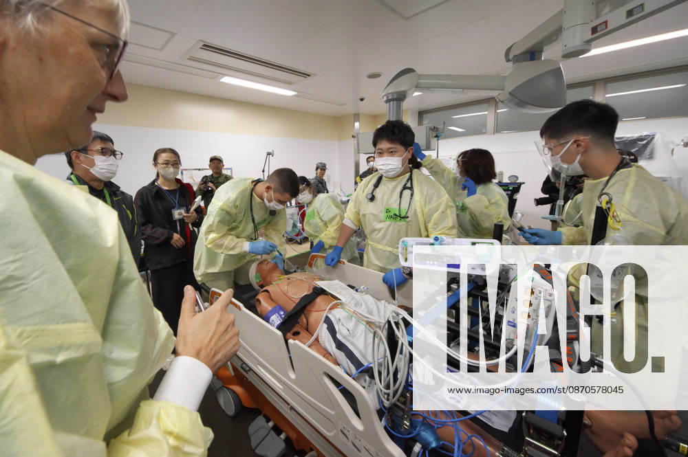 Soldiers from the Japan Self-Defense Forces and the German Bundeswehr are participating in a joint medical exercise at Iruma Air Base as part of the Japan-U.S. military exercise Keen Sword 27. Iruma, October 24, 2026 Foto:xK.xFuturexImagex sword_6011