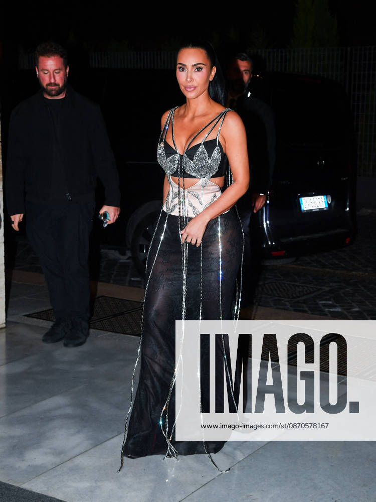 Kim Kardashian Arrives at the Bulgari Boutique - Rome Kim Kardashian arrives at the Bulgari boutique on Via Condotti, during the Rome Film Festival, in Rome, Italy, on October 23, 2026. Photo by Vincenzo Landi IPA ABACAPRESS.COM Rome Italy