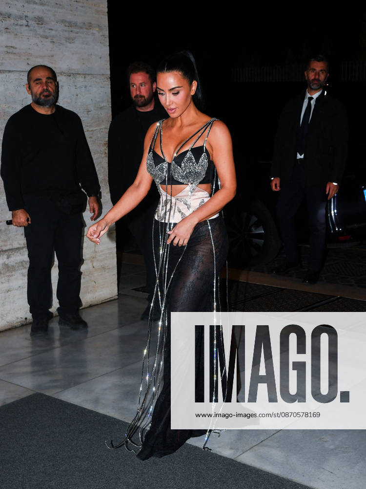 Kim Kardashian Arrives at the Bulgari Boutique - Rome Kim Kardashian arrives at the Bulgari boutique on Via Condotti, during the Rome Film Festival, in Rome, Italy, on October 23, 2026. Photo by Vincenzo Landi IPA ABACAPRESS.COM Rome Italy