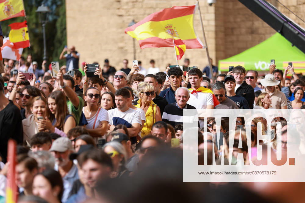 Abascal Holds a Public Rally in Palma: A large crowd gathered at a VOX public rally as part of the pre-campaign for the general election on November 29, at La Seu de Mallorca, on October 24, 2026, in Palma de Mallorca, Mallorca, Balearic Islands, Spain. Abascal is the first leader of one of the major parties running in the general election to announce public events in the Balearic Islands. OCTOBER 24, 2026. Tomàs Moyà. Palma de Mallorca, Mallorca, Island of Palma de Mallorca, Mallorca, Spain
