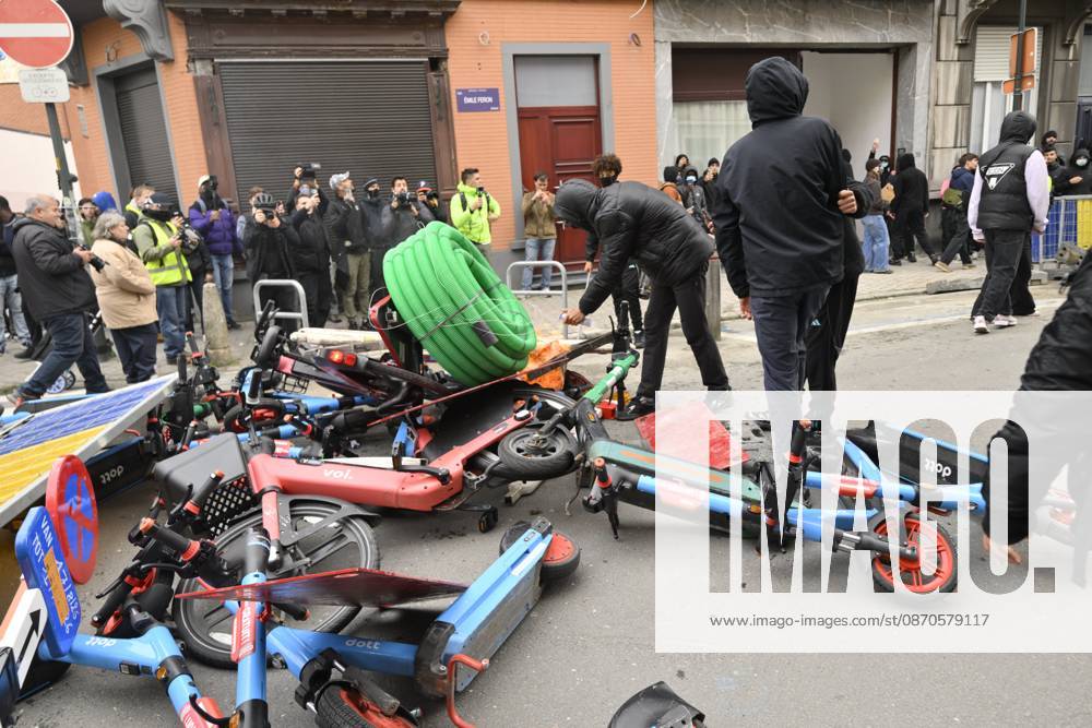 Extreme Left And Citizen Activists Protest 24 10 2026 BRUSSELS, BELGIUM - OCTOBER 24 : Police and demonstrators pictured during illegal demonstration the centre of Brussels against budget measures on October 24, 2026 in Brussels, Belgium, 24 10 2026 Brussels Belgium