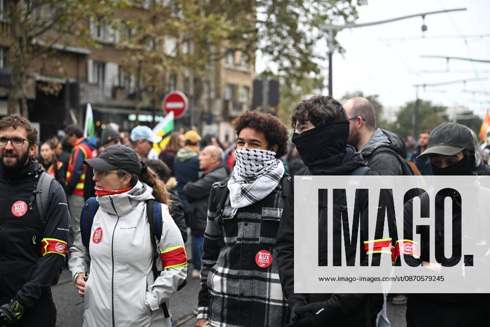 Demonstrators gather near Porte d Italie amid ongoing protests in Paris PARIS, FRANCE - OCTOBER 24: Demonstrators gather near Porte d Italie in southern Paris, chanting slogans ahead of planned marches, while security forces closely monitor the area in Paris, France, on October 24, 2026. Mouneb Taim Anadolu Paris France. Editorial use only. Please get in touch for any other usage.